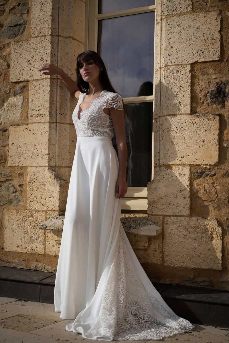 Robe de mariée Celeste en tulle brodé et crêpe, atelier Marie Laporte Paris