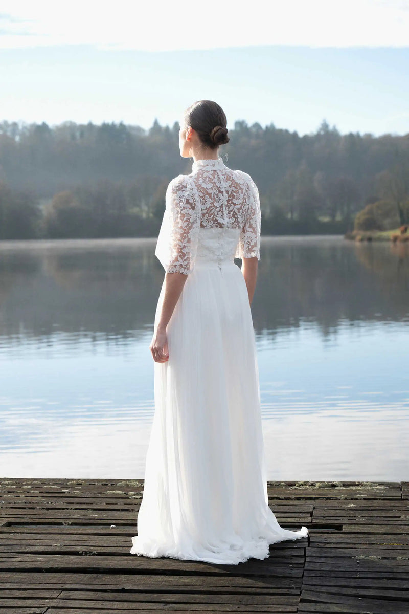 Dos boutonné du top en tulle brodé de la robe Écrin Blanc, Marie Laporte