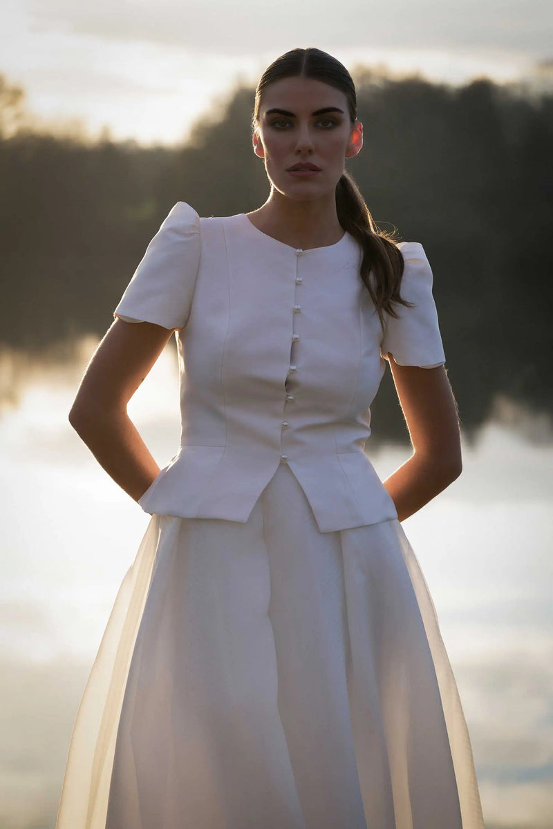 Ensemble de mariée Noblesse, détail veste ajustée, atelier Marie Laporte